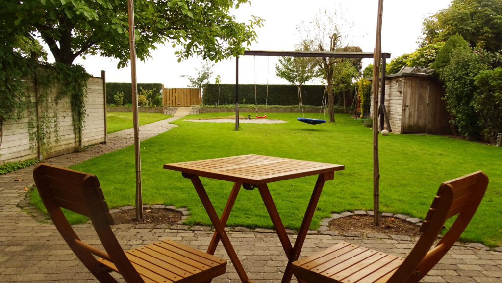 Ansicht Terrasse und Garten